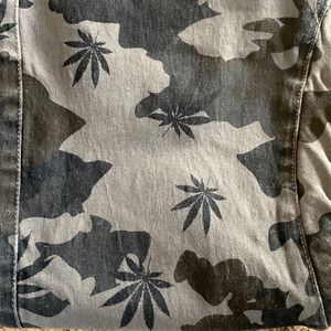 Charles And A Half Men's Jogger Pants Size Medium
